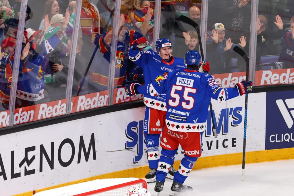 Jokereiden Alexander Forslund ratkaisi Helsingin paikallispelin Jokereille lokakuussa 2026
