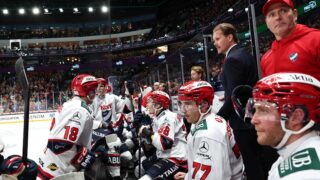 HIFK:n vaihtopenkki Helsingin paikallisottelussa Jokereita vastaan 8.10. 2026