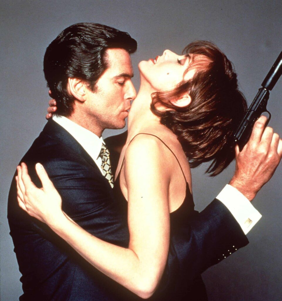 Pierce Brosnan ja Izabella Scorupco GoldenEye