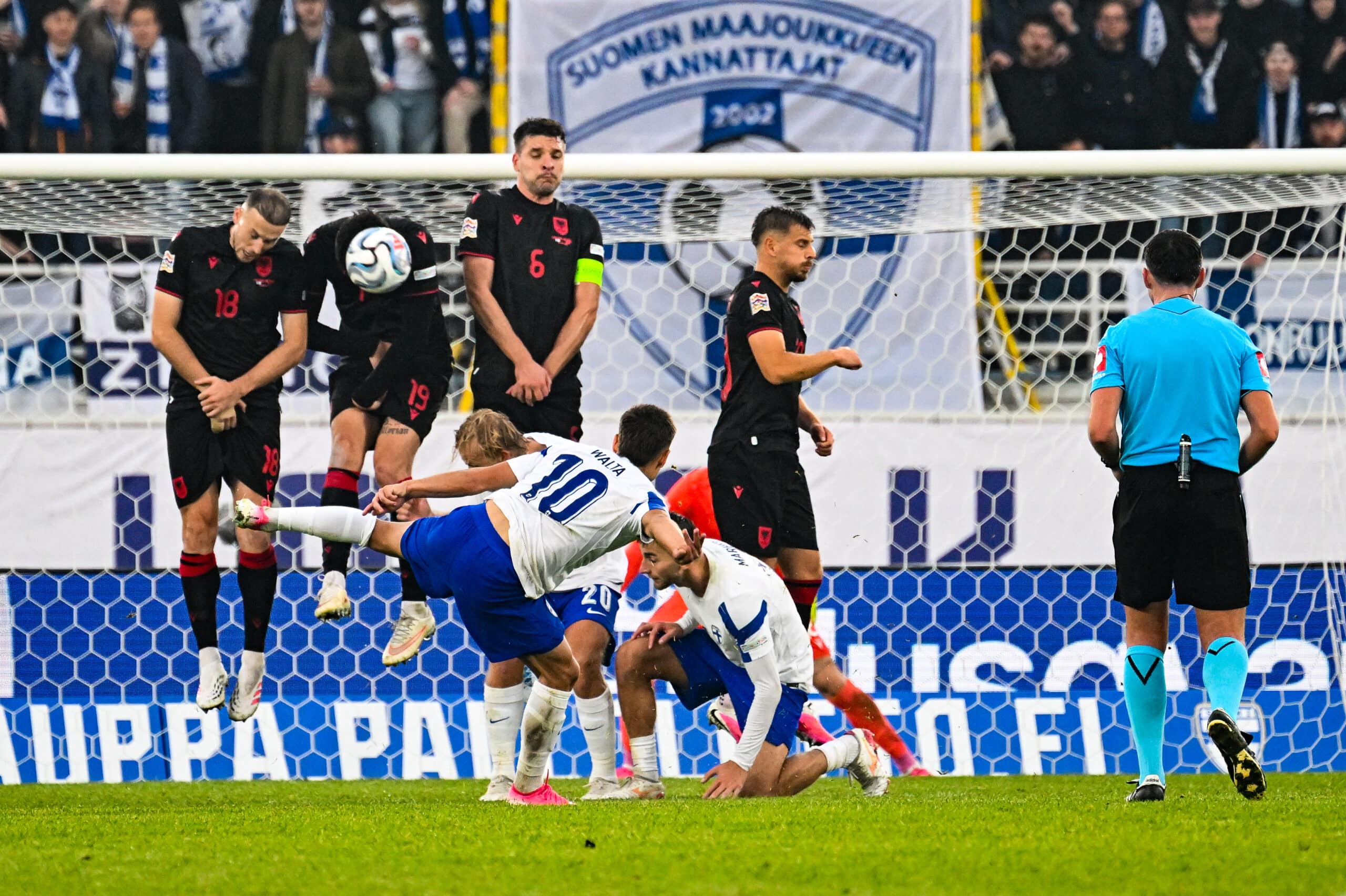 Huuhkajat Albania Leo Walta